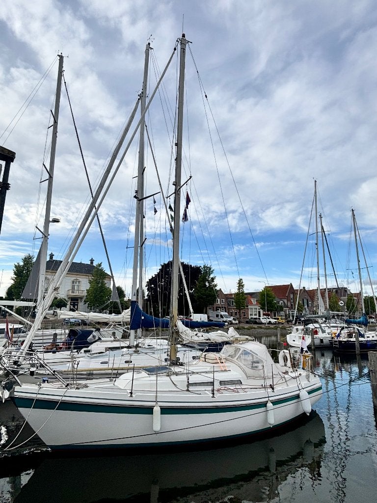 Zeilboot Contest 28, 9 m, Gebruikt, Binnenboordmotor, Tourjacht of cruiser
