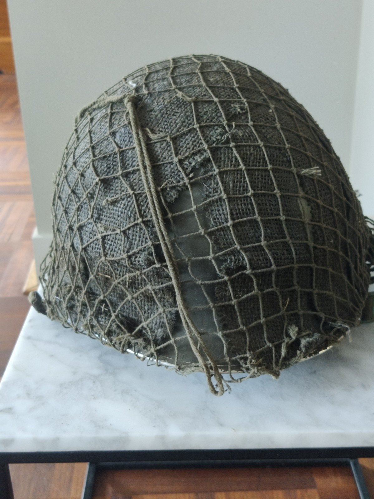 Vintage Legerhelm met Net - Militaria Collectie, Ophalen, Landmacht, Overige gebieden, Helm of Baret