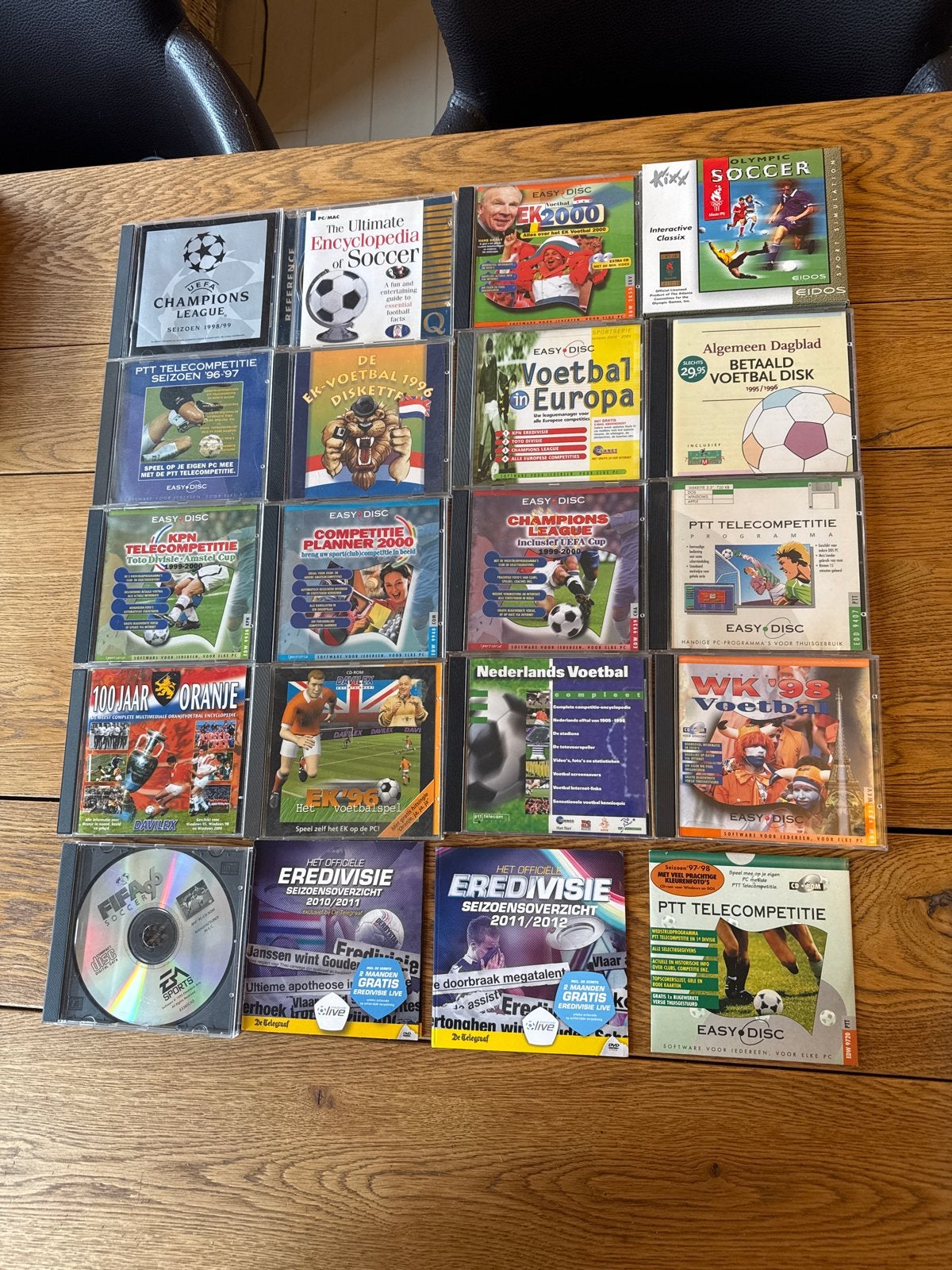 Grote collectie voetbal PC games (20 stuks), Gebruikt, 1 speler, Ophalen of Verzenden, Vanaf 3 jaar