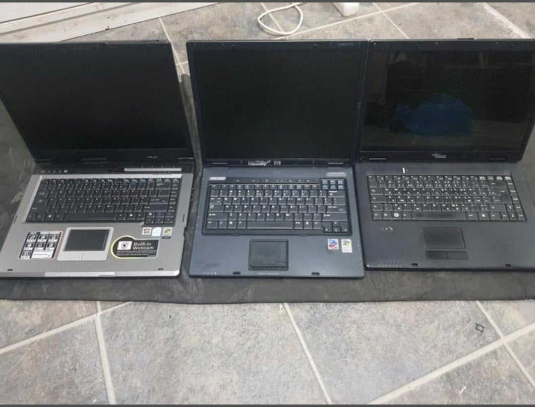 Partij oud laptops 9 stuks, alles voor 130,-
halen zonder op, Computers en Software, Ophalen