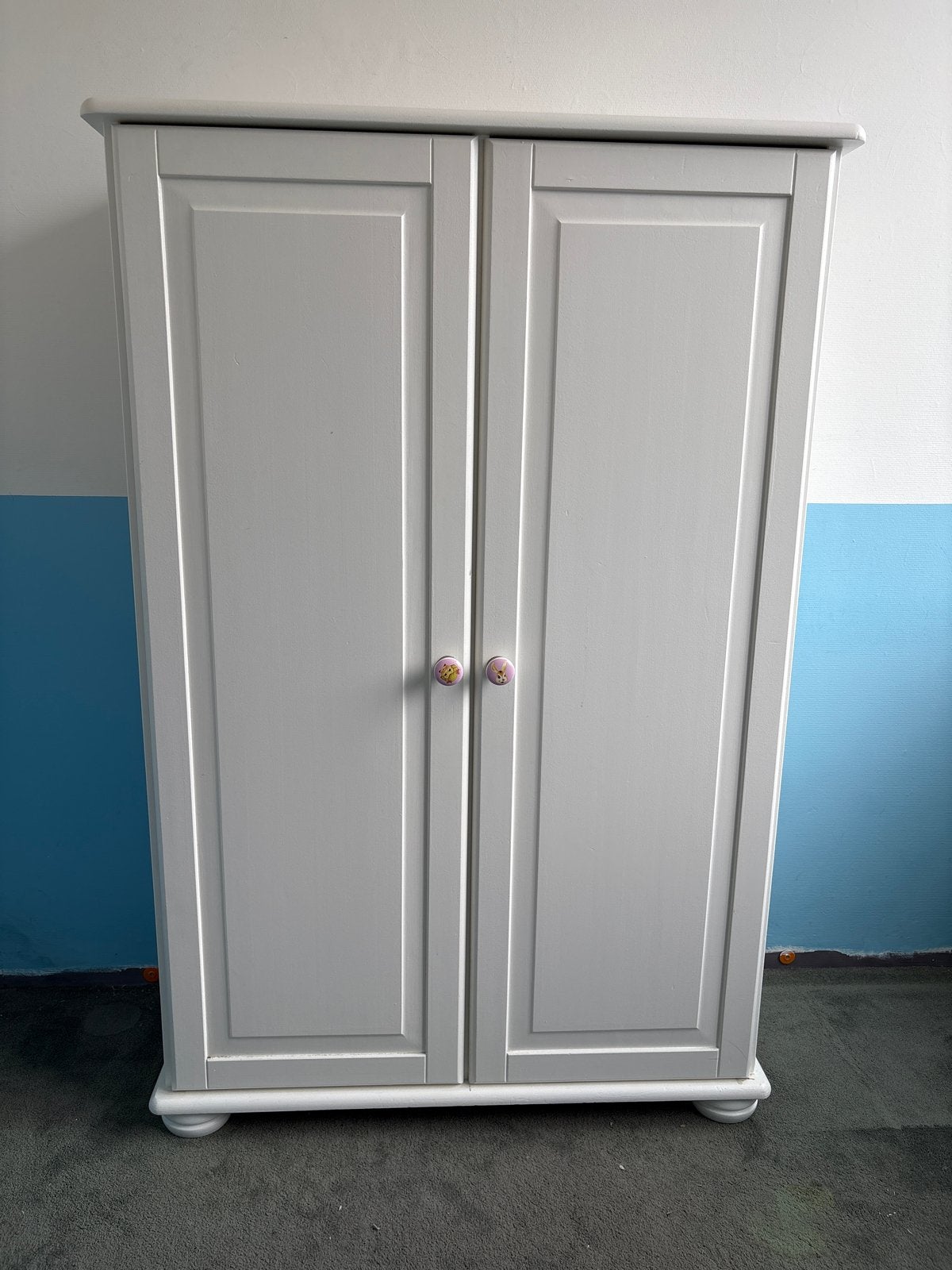 Mooie witte grenen kinderkast - 92x137x38cm, Ophalen, Kast, 105 cm of meer, Zo goed als nieuw