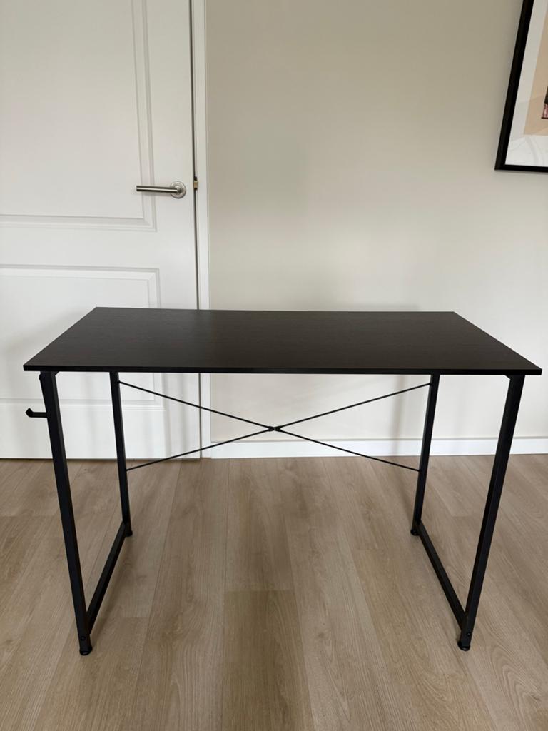 Zo goed als nieuw zwart bureau - office desk, Huis en Inrichting, Bureaus, Ophalen, Spaanplaat of MDF, Zo goed als nieuw, Overige merken