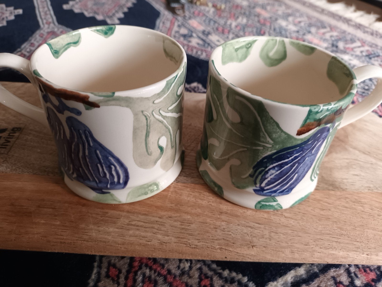 Set van 2 emma Bridgewater mokken met vijgenmotief, Huis en Inrichting, Keuken | Servies, Ophalen of Verzenden, Zo goed als nieuw