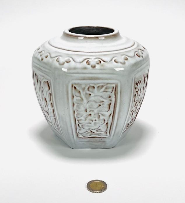 Vintage Mobach Utrecht Gemberpot Vaas met Reliëf, Antiek en Kunst, Antiek | Vazen, Ophalen of Verzenden
