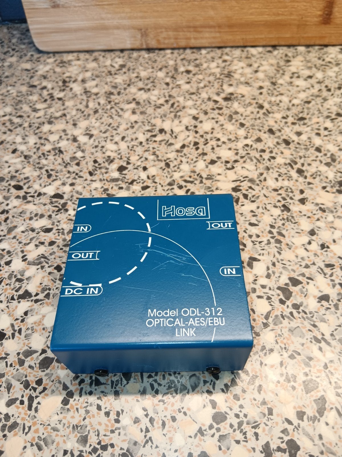 Hosa ODL-312 Toslink naar Aes Ebu omvormer, Audio, Tv en Foto, Audiokabels en Televisiekabels, Ophalen of Verzenden, Minder dan 2 meter