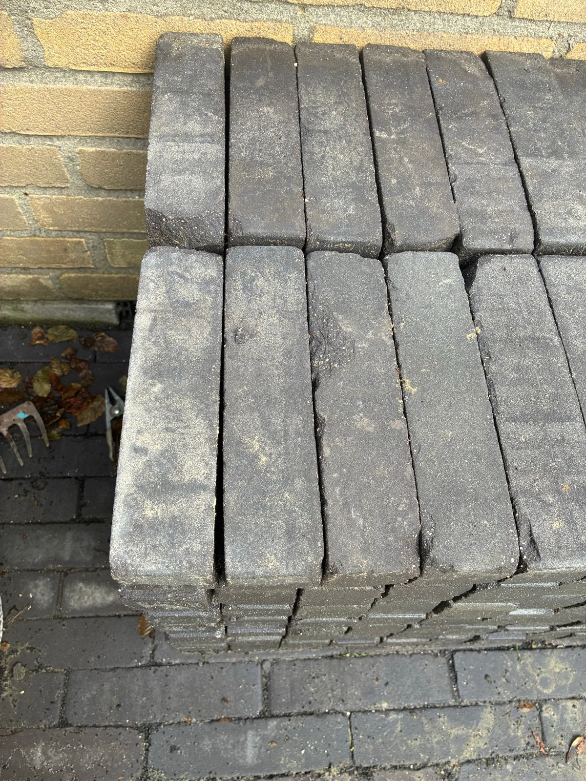Lucca antica waalformaat stenen.- 200 hele en wat snijwerk, Ophalen, Gebruikt, Keramiek, Klinkers