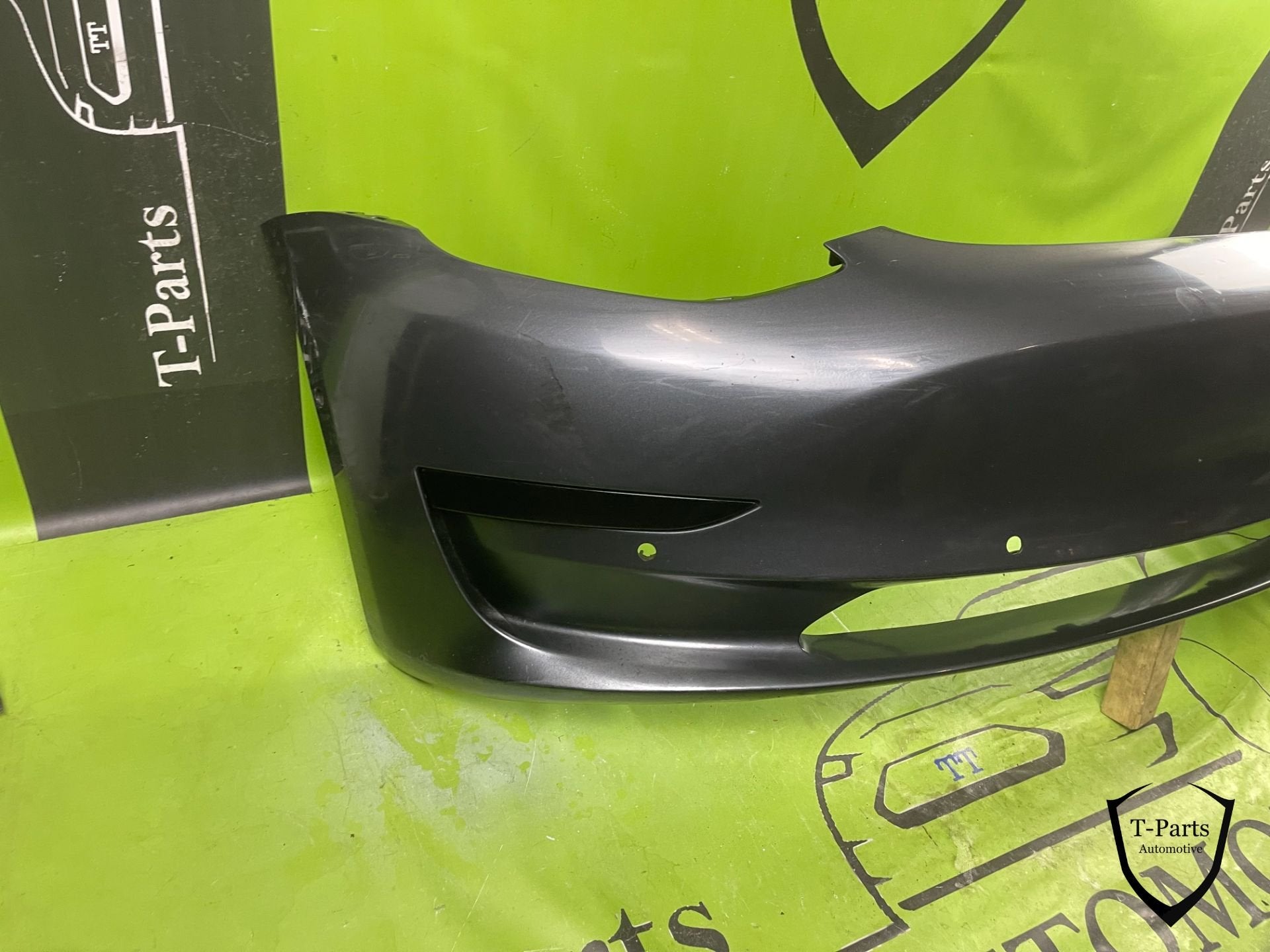Tesla model 3 voorbumper bumper, Info@fabrikant.eu, Fabrikantstraat 1
1000 AA  Amsterdam, NL, Ophalen of Verzenden, Bumper