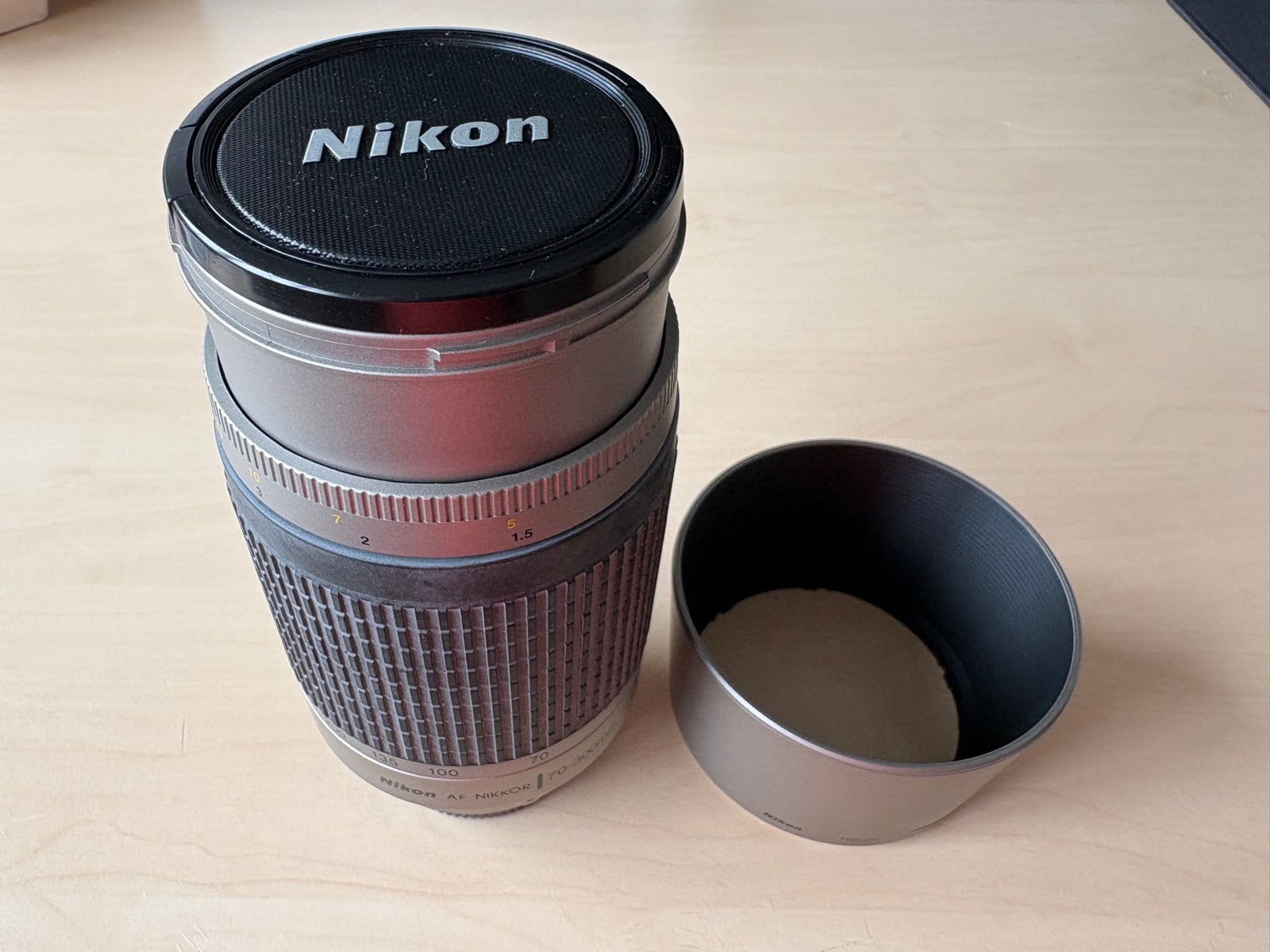 NIKKOR 70-300mm 4-5.6G met lensdoppen, zonnekap en doos, Audio, Tv en Foto, Fotografie | Lenzen en Objectieven, Nikon, Zo goed als nieuw