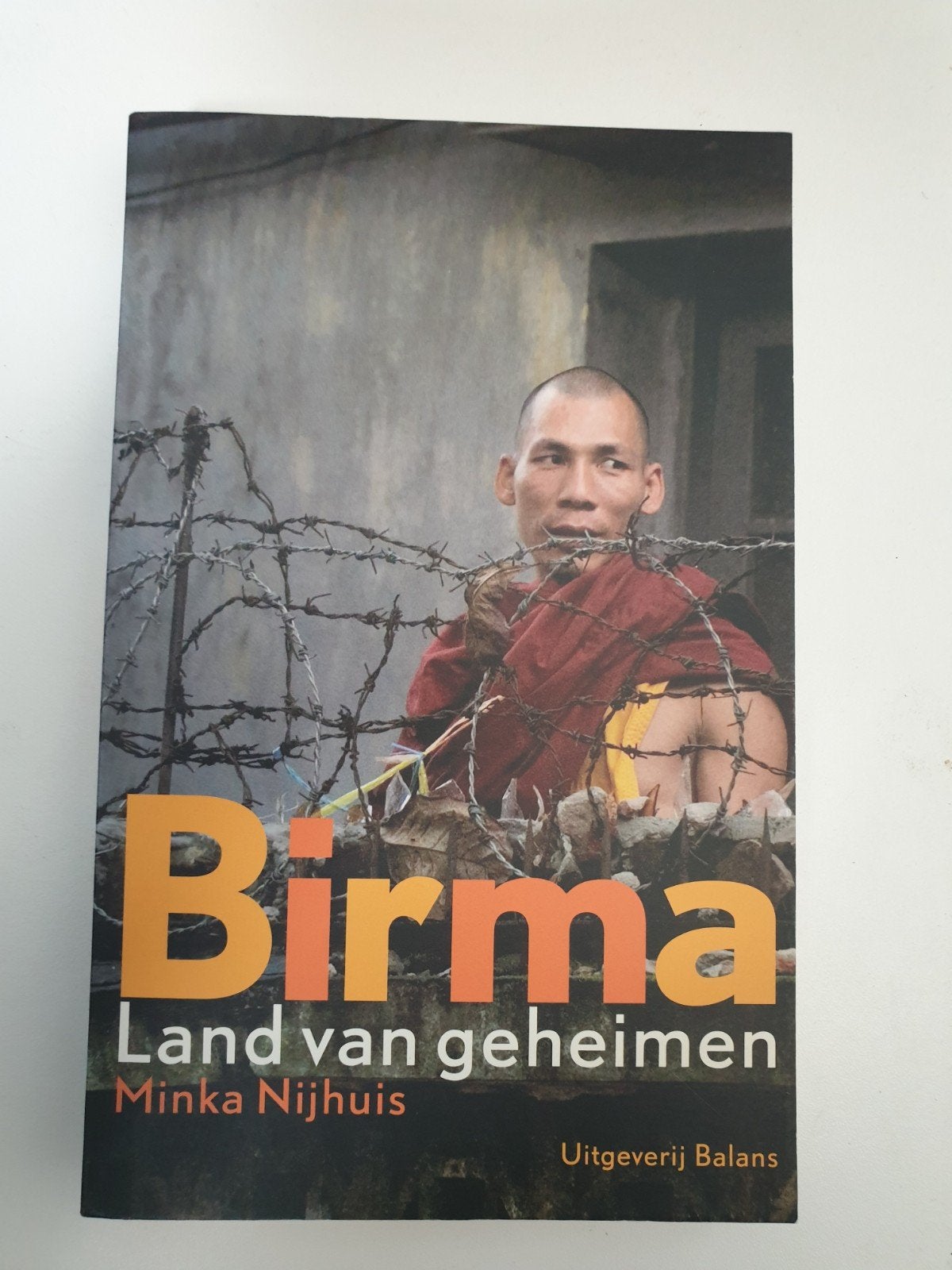 Birman: Land van geheimen - Minka Nijhuis, Ophalen of Verzenden, Gelezen, Minka Nijhuis