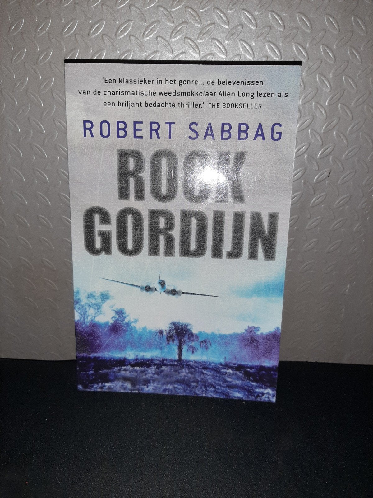 Rookgordijn - Robert Sabbag (Nederlandse vertaling), Boeken, Thrillers, Zo goed als nieuw, Nederland, Ophalen of Verzenden