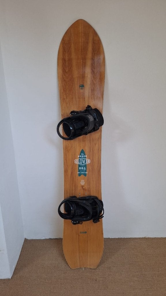 Arbor Clovis 152 womens snowboard met Salomon bindingen, Sport en Fitness, Snowboarden, Ophalen, Gebruikt, Board