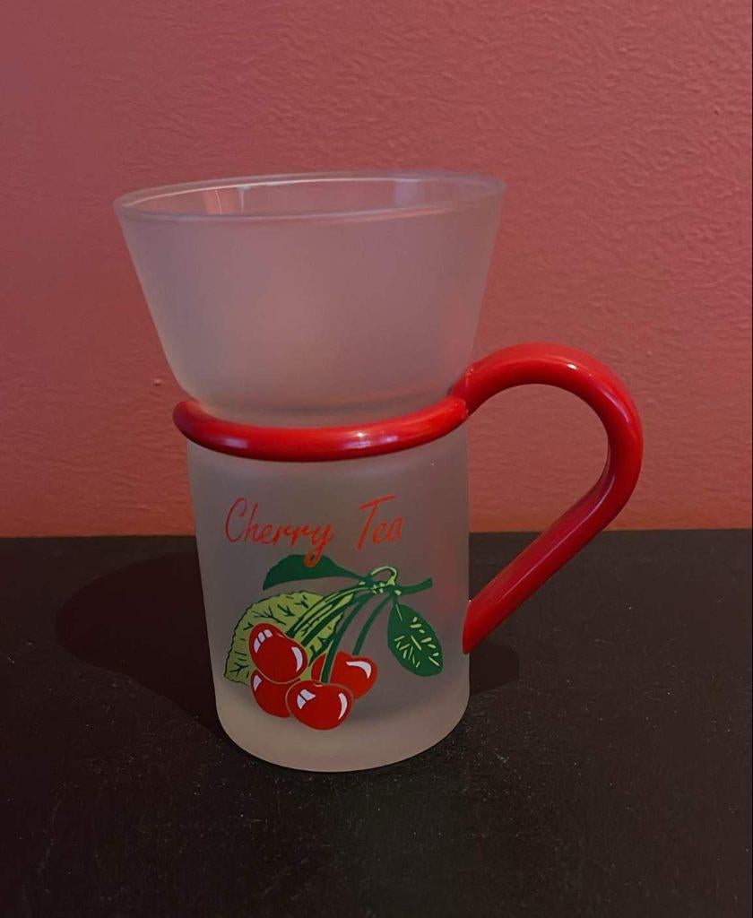 Theeglas cherry tea, Huis en Inrichting, Keuken | Servies, Nieuw, Ophalen of Verzenden, Glas, Overige stijlen