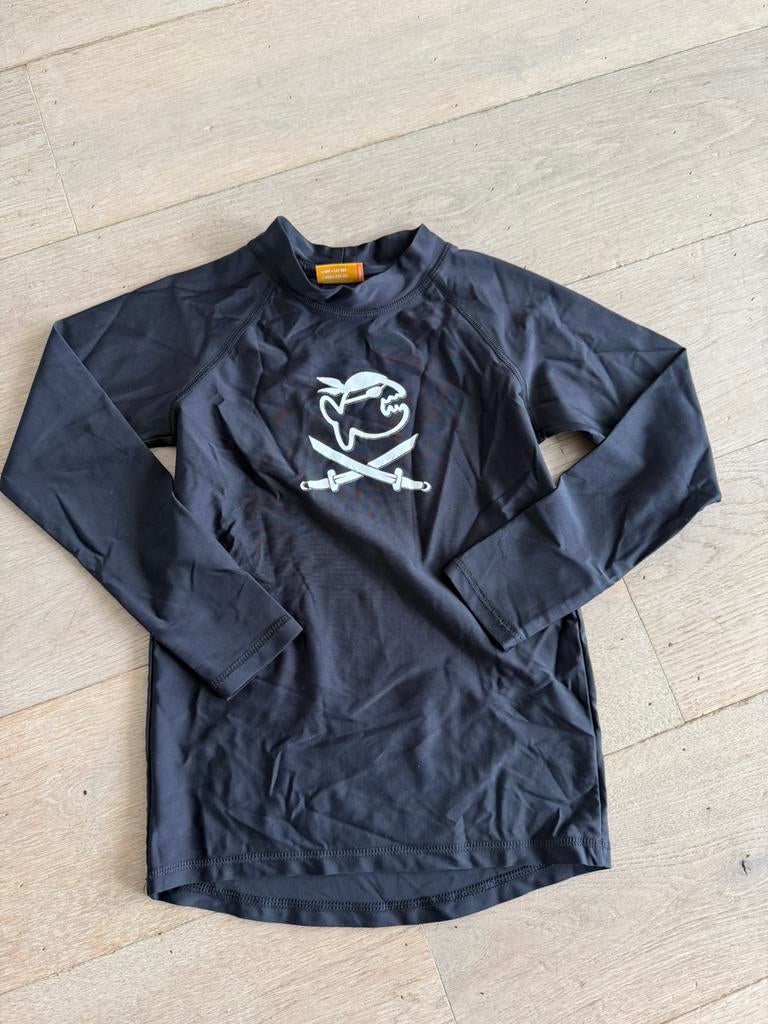 UV shirt zwart 128-134 zgan, Ophalen of Verzenden, Zo goed als nieuw, Jongen of Meisje, Sport- of Zwemkleding