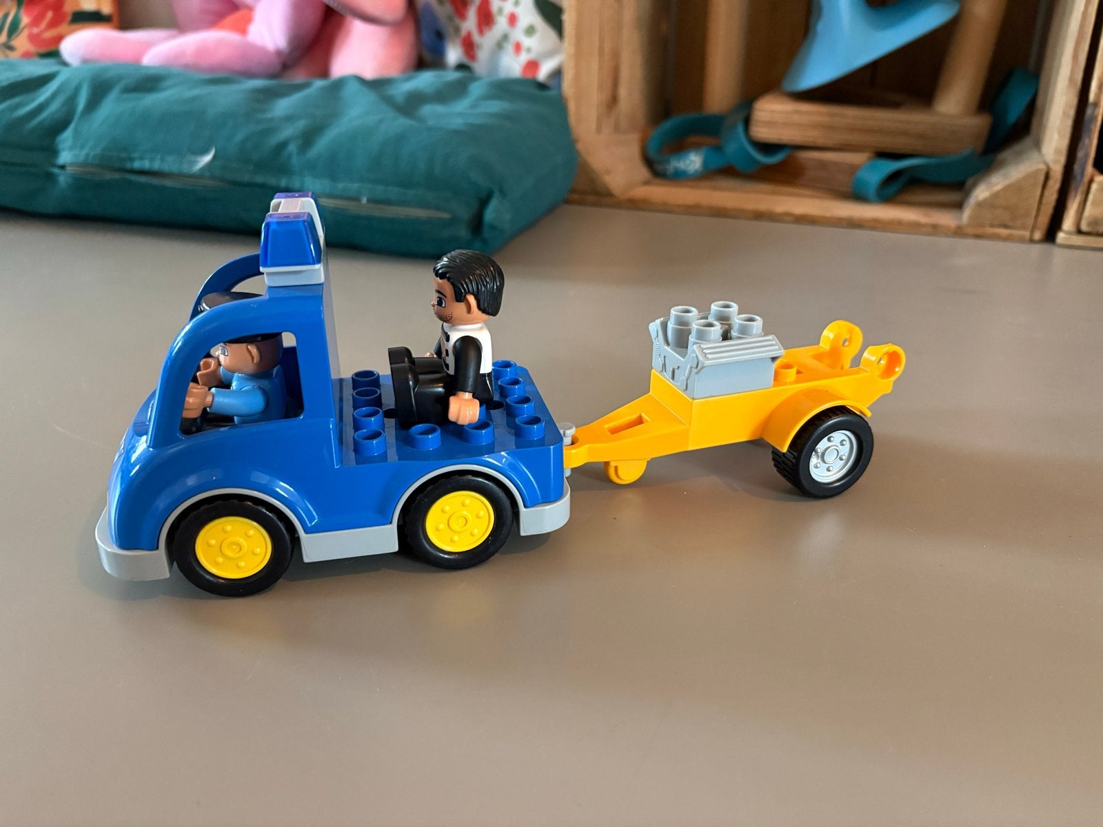 Lego Duplo Politieauto met aanhanger (haak mist), Inclusief minifiguren, Lego, Ophalen of Verzenden, Complete set