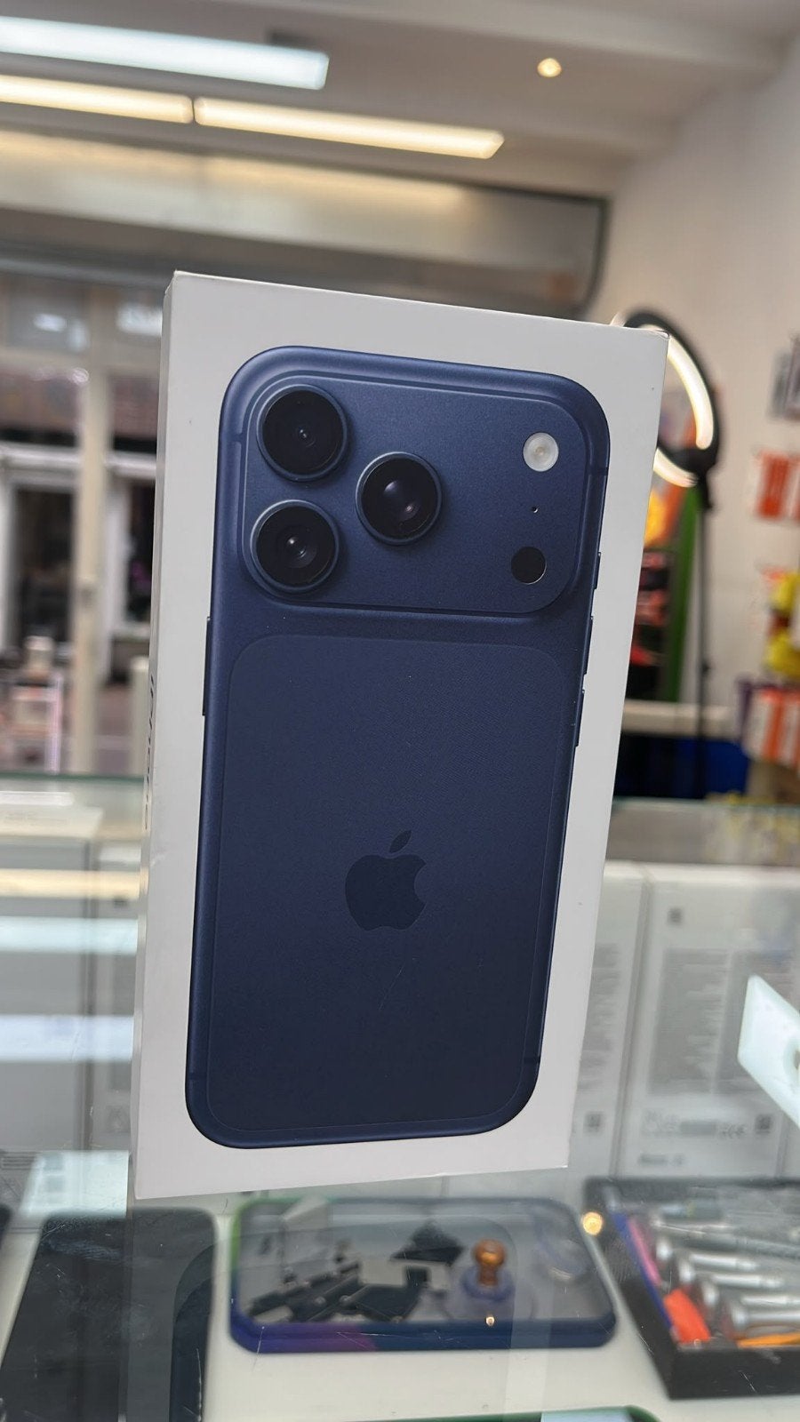 Nieuwe iPhone 17 Pro Deep Blue 256GB, Telecommunicatie, Blauw, Nieuw, Zonder simlock, Ophalen