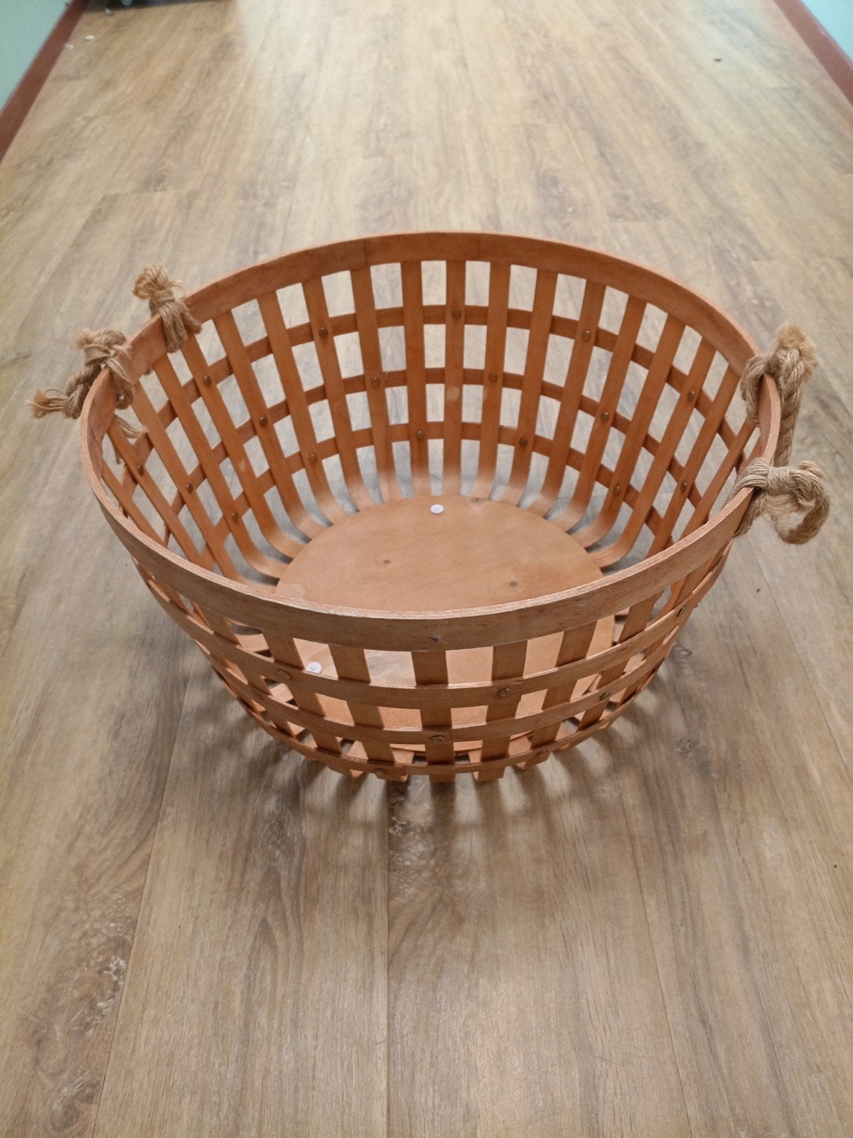 Mand, Huis en Inrichting, Woonaccessoires | Schalen en Manden, Ophalen, Gebruikt, Rond, Hout