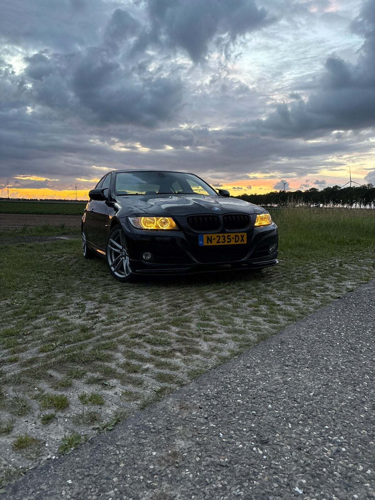 BMW 3-Serie 2.0 I 318 2010 Zwart, Achterwielaandrijving, Zwart, Handgeschakeld, Particulier