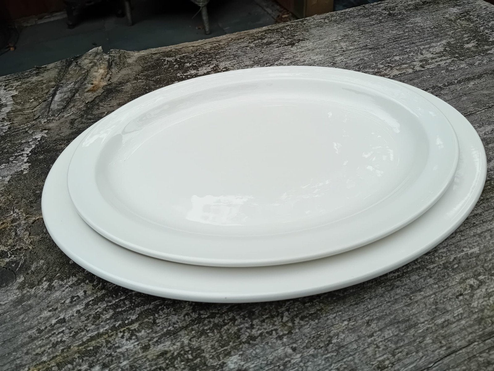 2 gote ovale serveerschalen Midwinter Stonehenge plain White, Huis en Inrichting, Keuken | Servies, Ophalen of Verzenden, Porselein