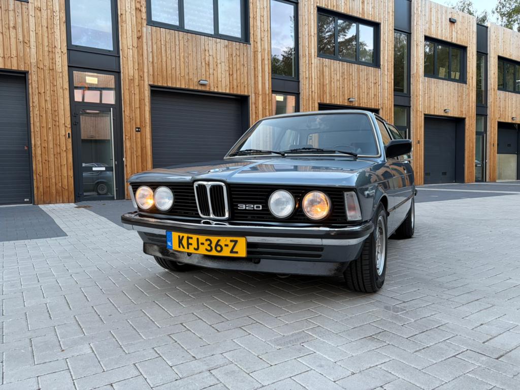 BMW E21 320 Roestvrij | 1 eigenaar | 104.000 KM, Auto's, Blauw, Handgeschakeld, Particulier, Dealer onderhouden