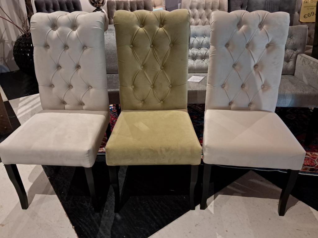 Drie Eetkamerstoelen VAN € 758 VOOR €199, Huis en Inrichting, Stoelen, Drie, Stof, Overige kleuren, Ophalen