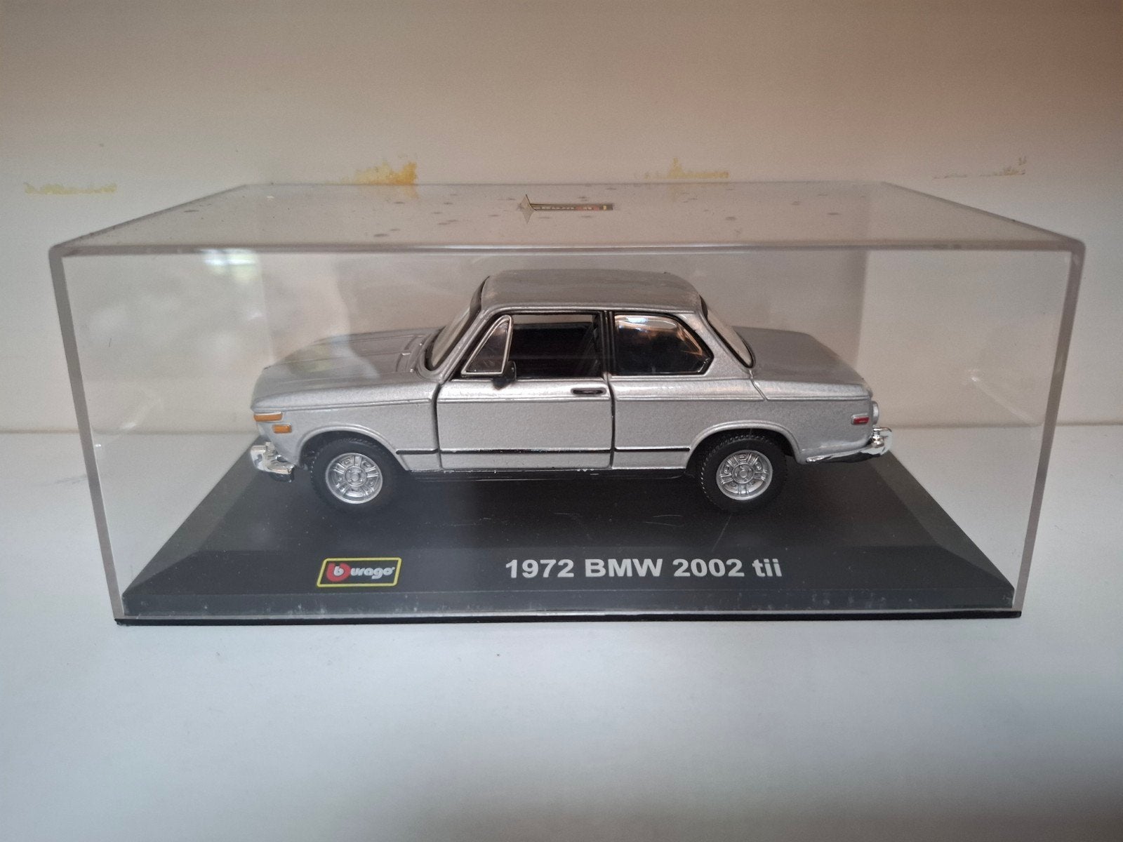 Bburago 1972 BMW 2002 tii schaalmodel, Ophalen of Verzenden, Zo goed als nieuw, Auto, Overige merken