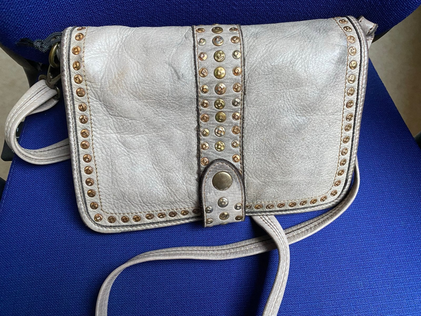Bayside Schoudertas / Crossbody - Lichtgrijs Echt Leer, Overige merken, Ophalen of Verzenden, Zo goed als nieuw, Grijs