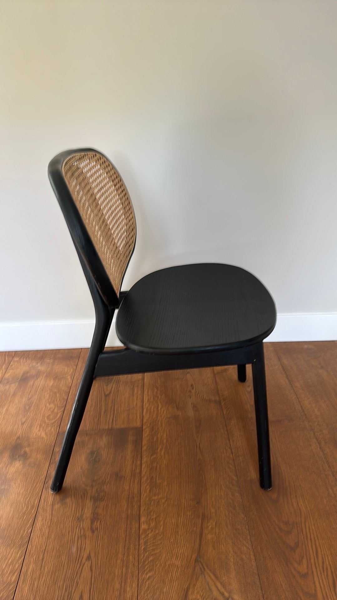 Trendy and timeless chairs, Huis en Inrichting, Ophalen, Zwart, Zo goed als nieuw, Vier