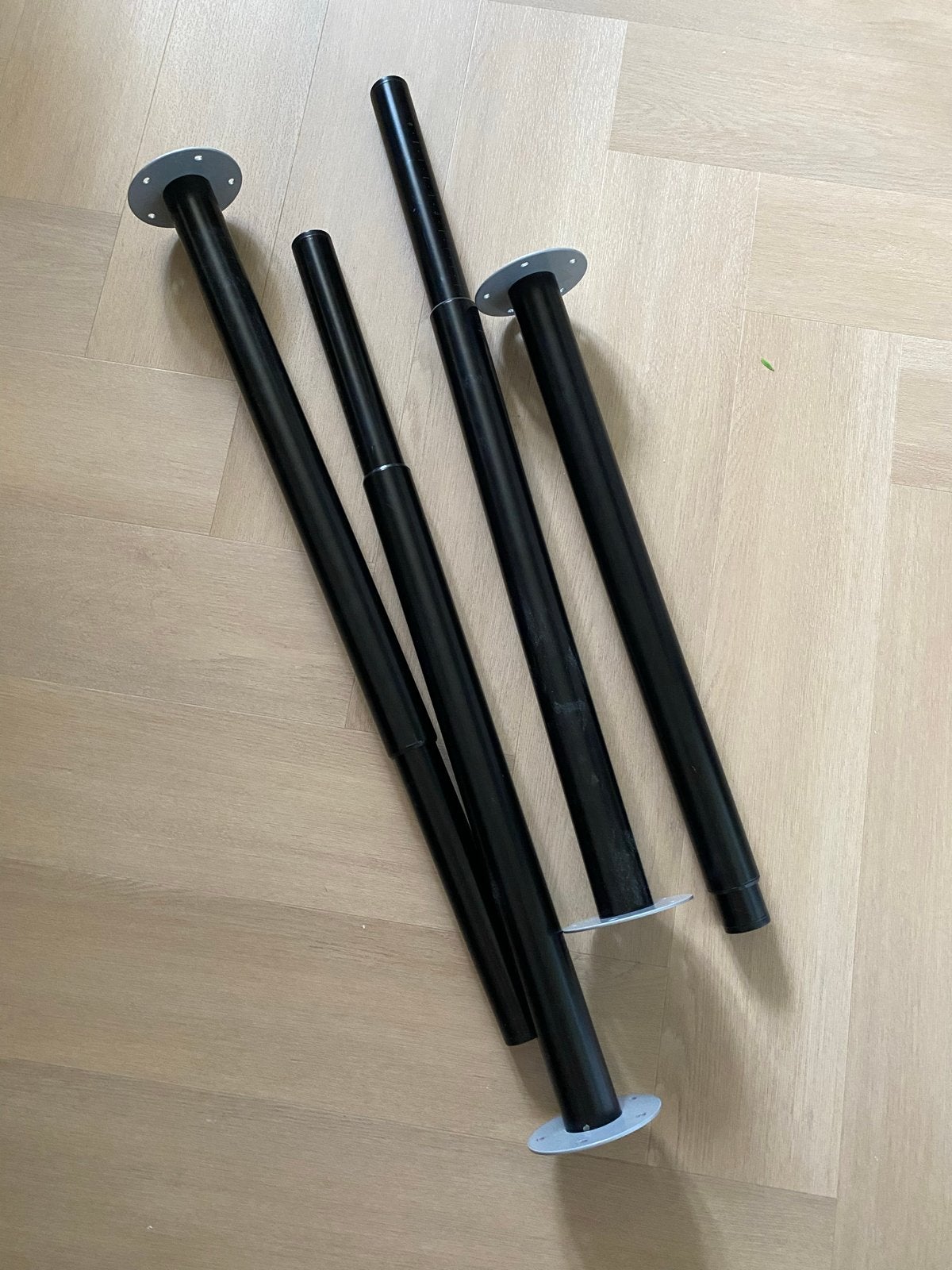 4 zwarte tafelpoten IKEA, verstelbaar inclusief schroeven, Ophalen, Tafelpoot, Minder dan 50 cm, Gebruikt