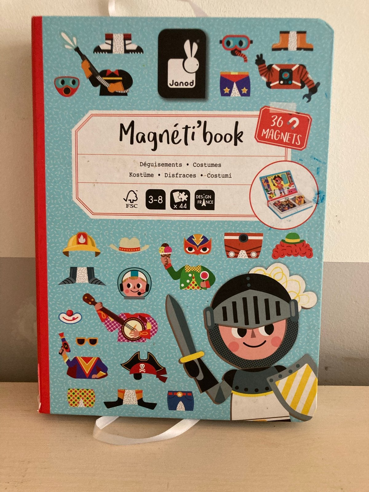 Janod Magneetboek Kostuums - magneti-book, Ophalen of Verzenden, Gebruikt
