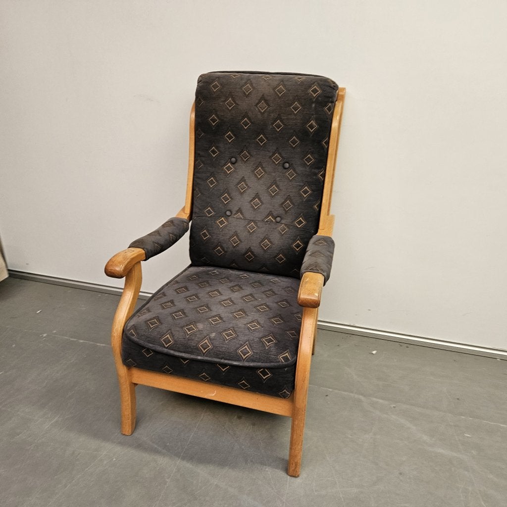 Fauteuil / zorgstoel met stevig houten frame, Huis en Inrichting, Niet ingevuld, Gebruikt, Niet ingevuld, Niet ingevuld
