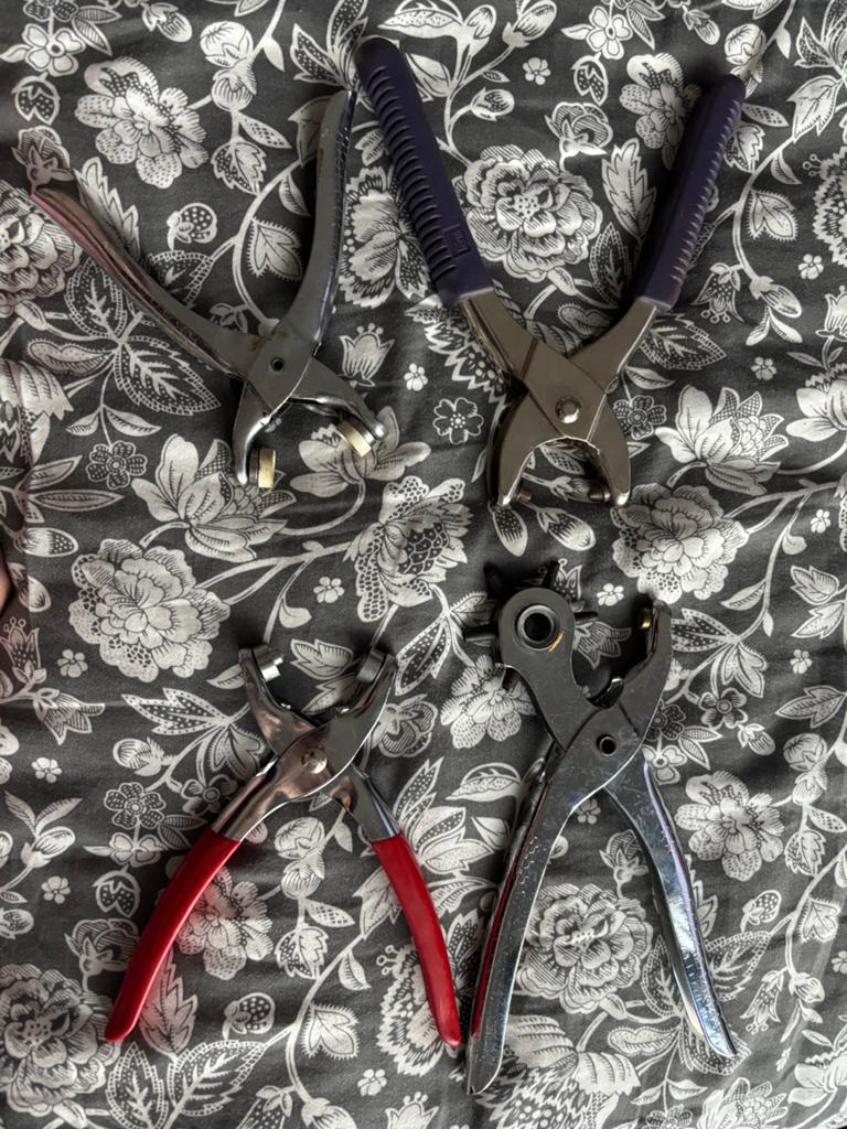 Set van 4 tangen voor textiel en fournituren, Hobby en Vrije tijd, Naaien en Fournituren, Verzenden, Gebruikt, Overige typen
