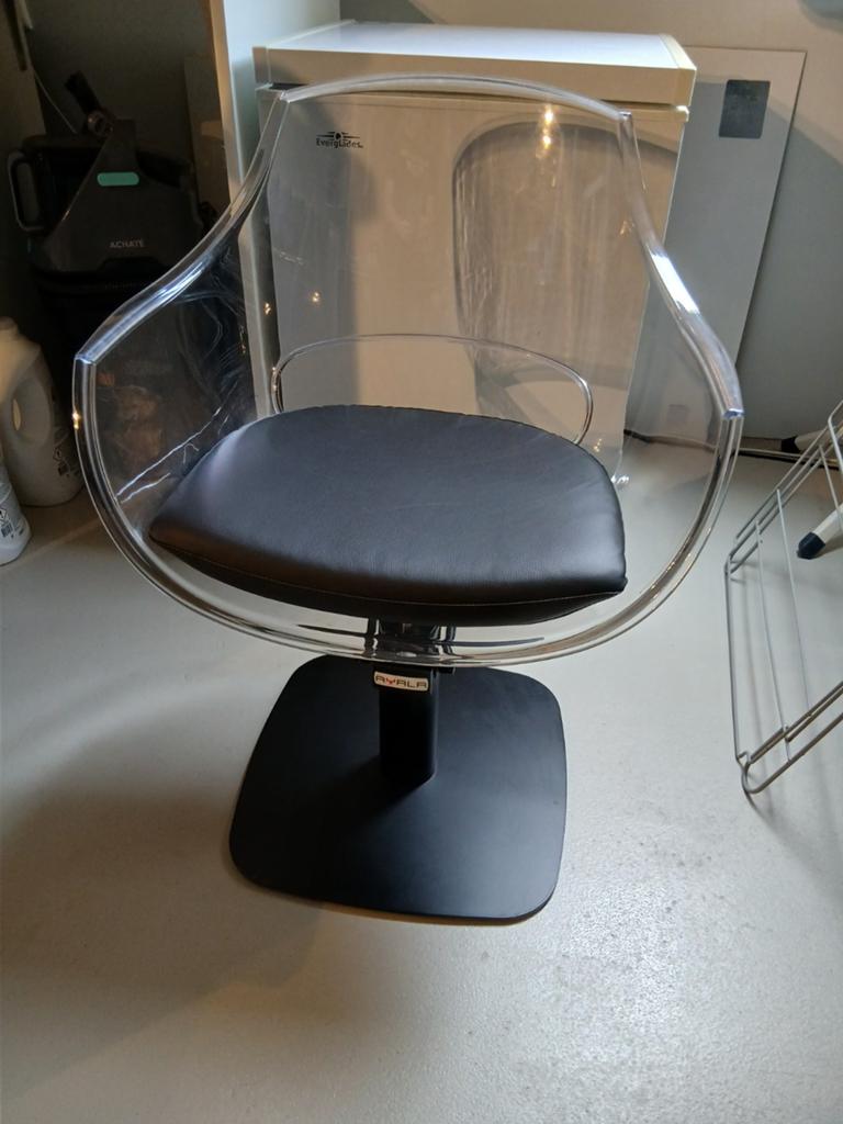 Kappers stoel ayala, Ophalen, Eén