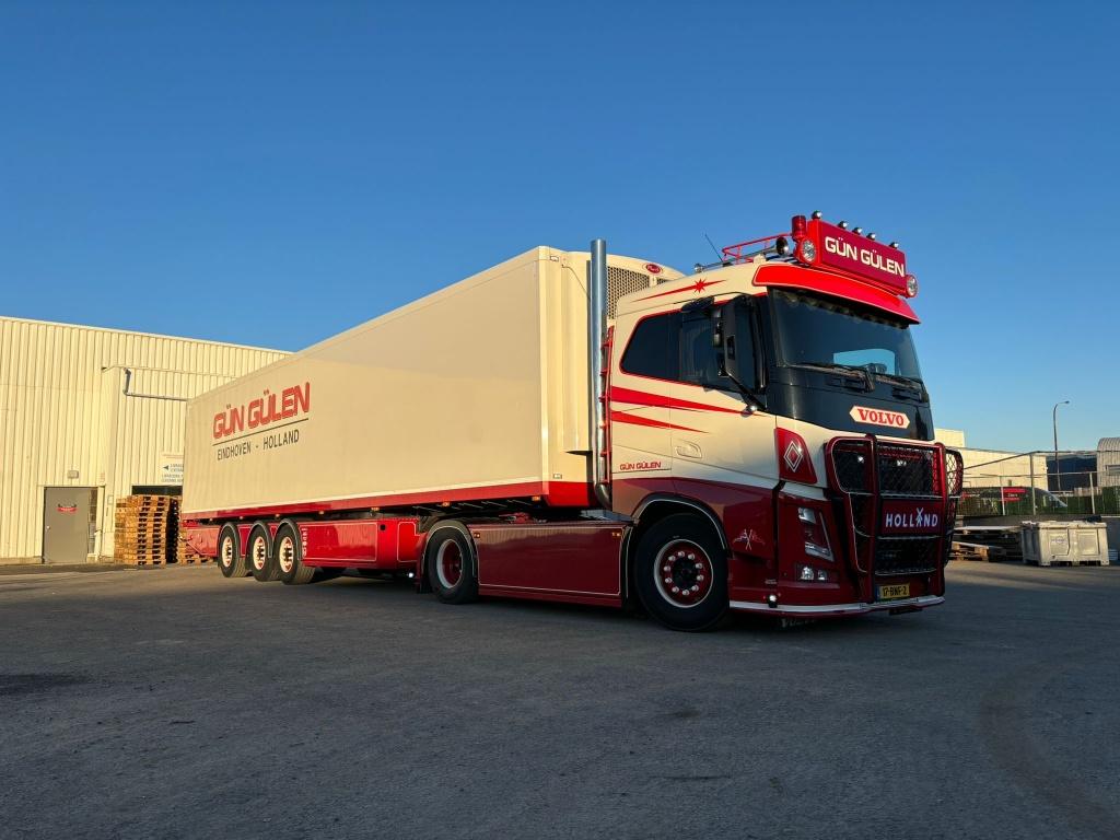 WSI VOLVO FH 4 SLEEPER CAB 4X2  KOELOPEGGER GUN GULEN NEW, Hobby en Vrije tijd, Modelauto's | 1:50, Ophalen of Verzenden, Nieuw