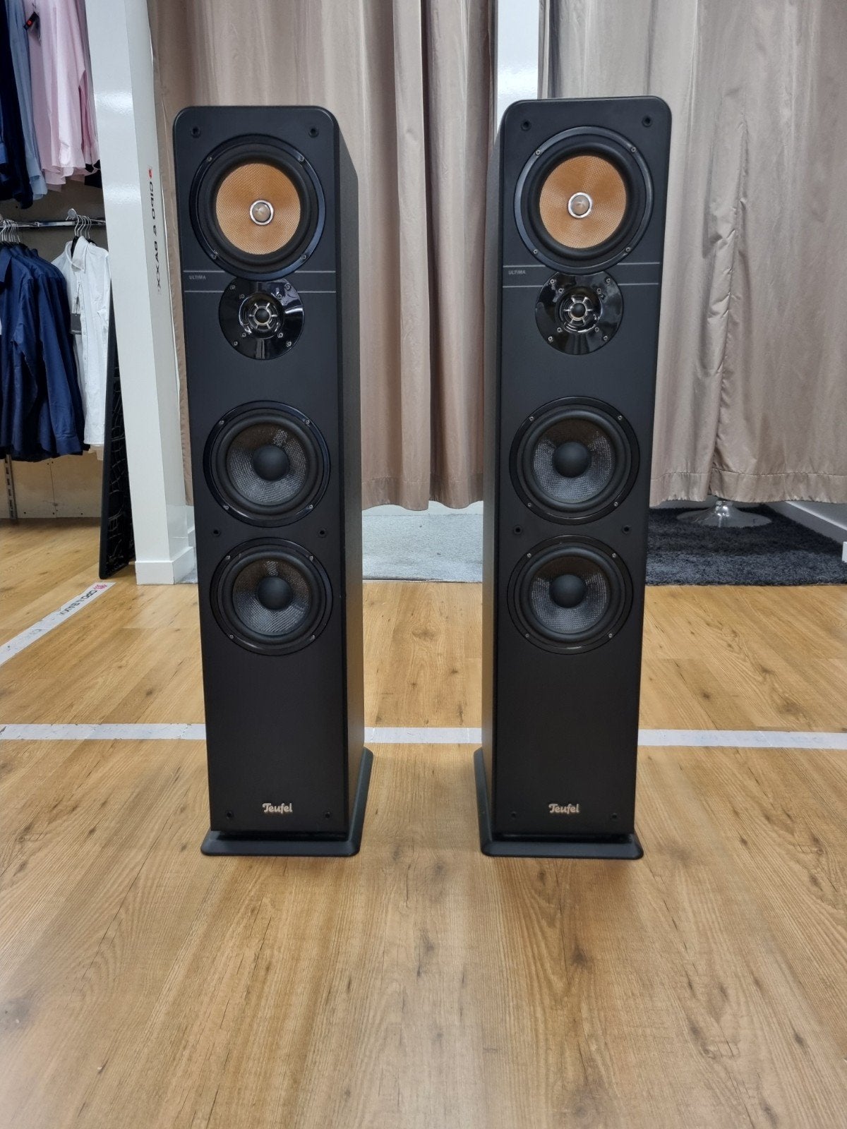 Teufel UL 40 MK3 18 - Krachtige zuilspeakers, Vloerstaande luidspreker, Zo goed als nieuw, 60 tot 120 watt, /