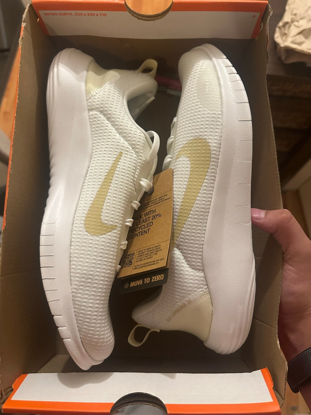 Nike Flex Experience RN 12 - Nieuw in doos, Wit, Nieuw, Ophalen of Verzenden, Sneakers of Gympen