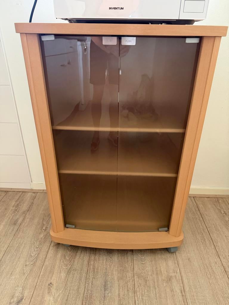 Houten kastje met glazen deuren en planken, Ophalen, Gebruikt