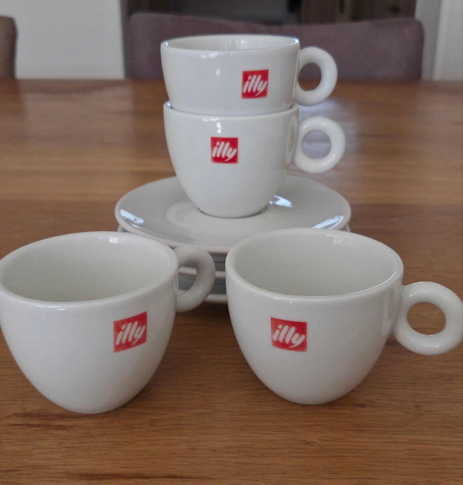 Illy koffie kopjes met schotels - 4 kopjes / 3 schotels, Ophalen, Zo goed als nieuw, Kop(pen) en/of Schotel(s), Porselein