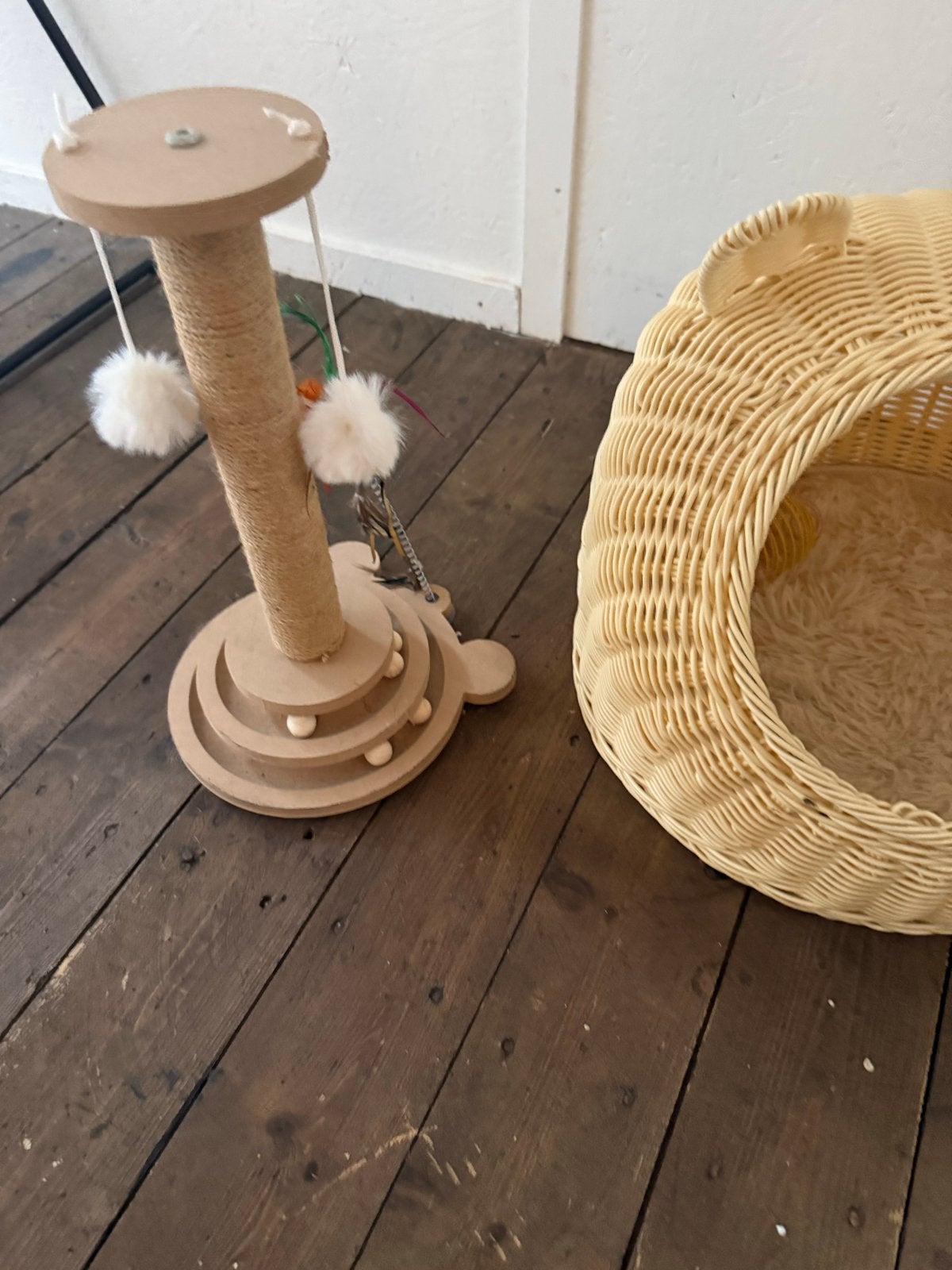 Mand en krabpaal, Ophalen, Nieuw
