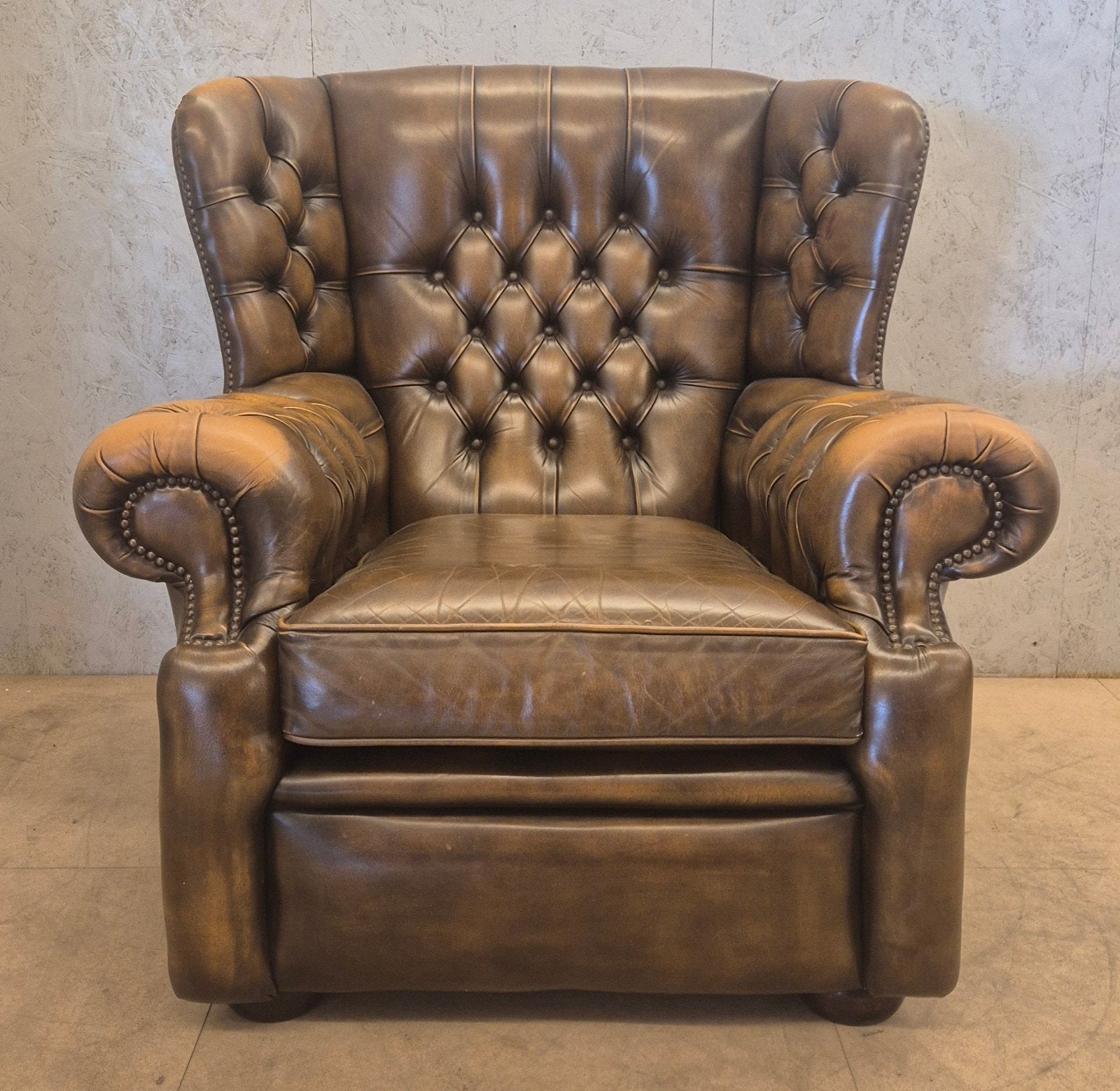 Originele Engelse Chesterfield oorfauteuil van SalvaleDesign, Huis en Inrichting, Fauteuils, Ophalen, Gebruikt, Chesterfield, 75 tot 100 cm