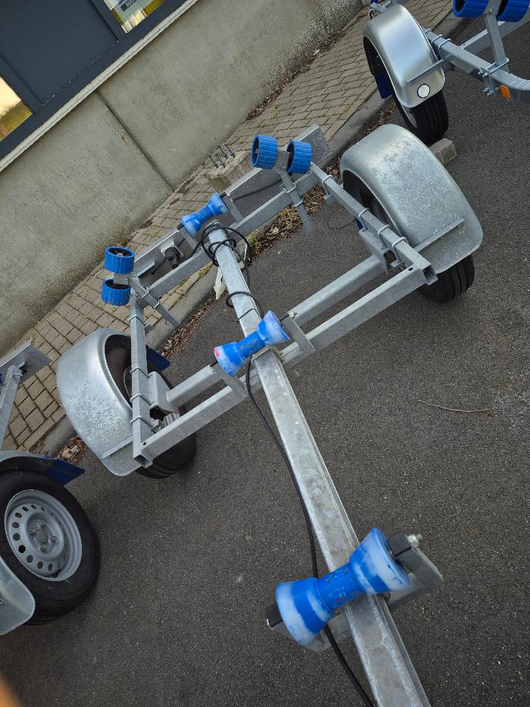 boottrailer 650 KILO tot 4,5 meter boot, Watersport en Boten, Boottrailers, Ophalen, Minder dan 1500 kg, Gebruikt, Sloepentrailer