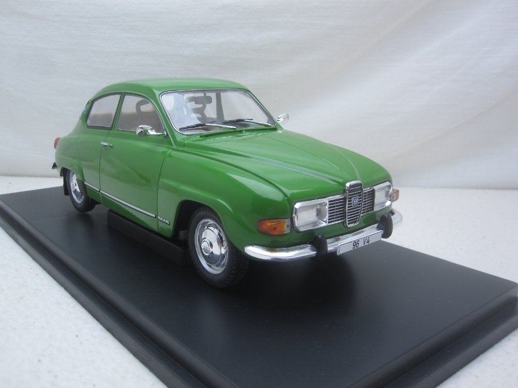 Saab 96 V4 1970 Groen  1:18 MCG, Ophalen of Verzenden, Nieuw, Auto, Overige merken