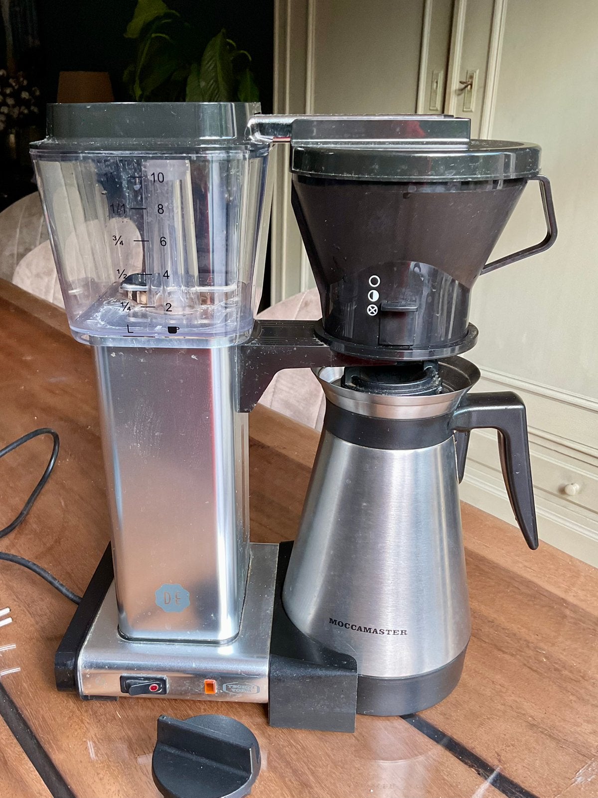Douwe Egberts koffiezetapparaat met Thermoskan, Witgoed en Apparatuur, Koffiezetapparaten, Gebruikt, Gemalen koffie, Koffiemachine