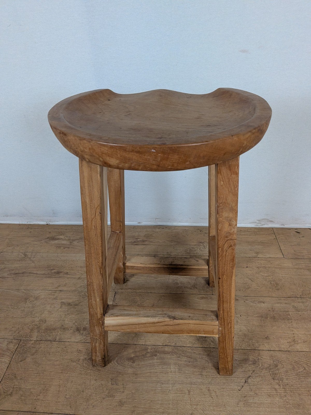 Massief Houten Kruk – Handgemaakt – Teak Look – H65 cm, Gebruikt, Niet van toepassing, Niet van toepassing, Ophalen of Verzenden