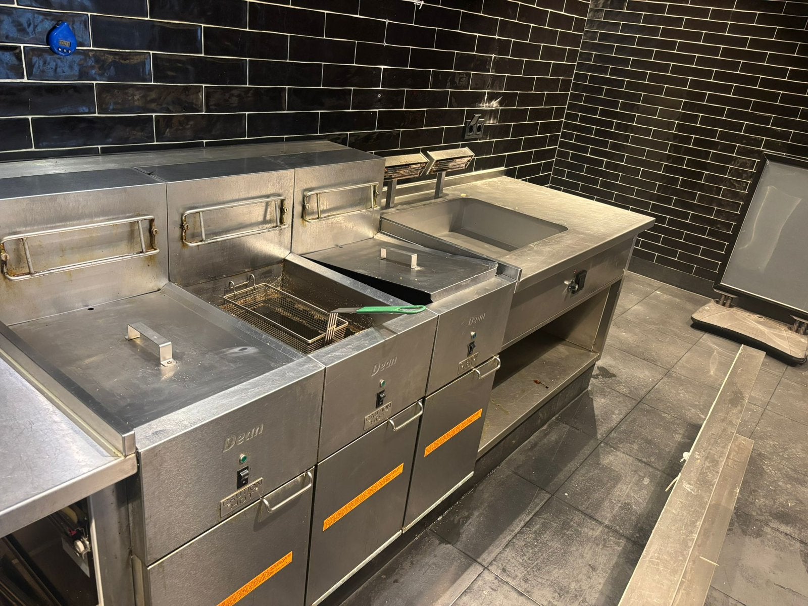 Professionele RVS Keukenopstelling met Spoelbak, Ophalen, Gebruikt, Fornuis, Frituur en Grillen