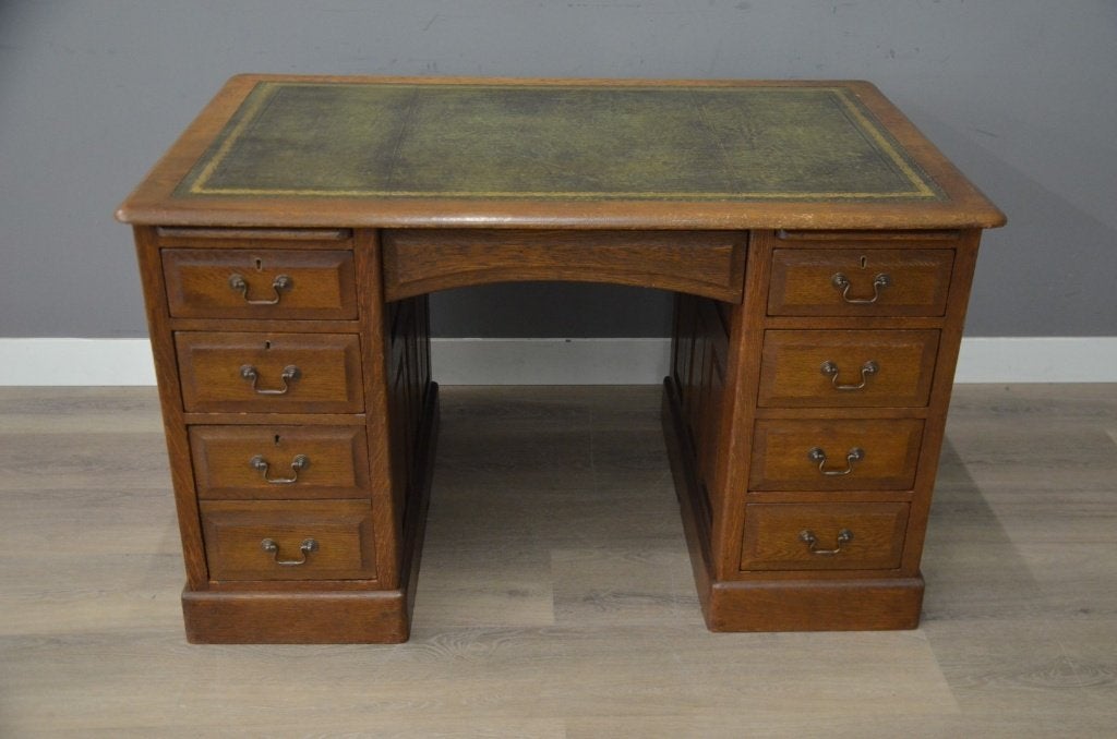 Antiek eiken bureau met groen leer, Ophalen of Verzenden