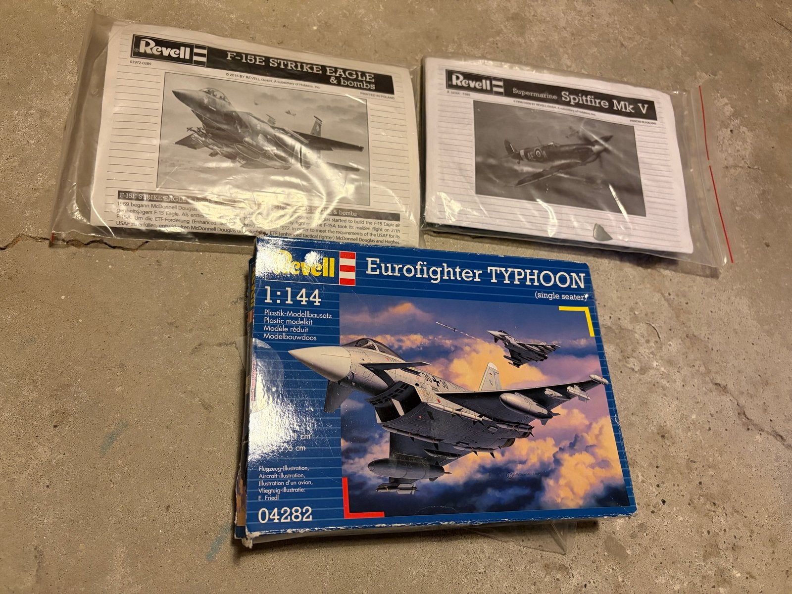 Revell modelbouw vliegtuigen: F-15E, Spitfire, Eurofighter, Hobby en Vrije tijd, 1:144 tot 1:200, Gebruikt, Revell, Ophalen of Verzenden