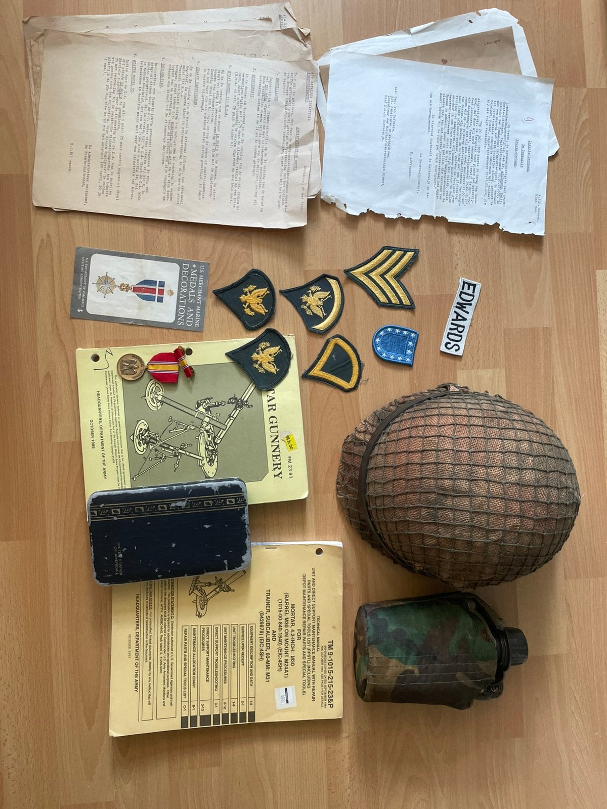 Lot nl/vs militaria, Ophalen of Verzenden, Landmacht, Nederland, Helm of Baret