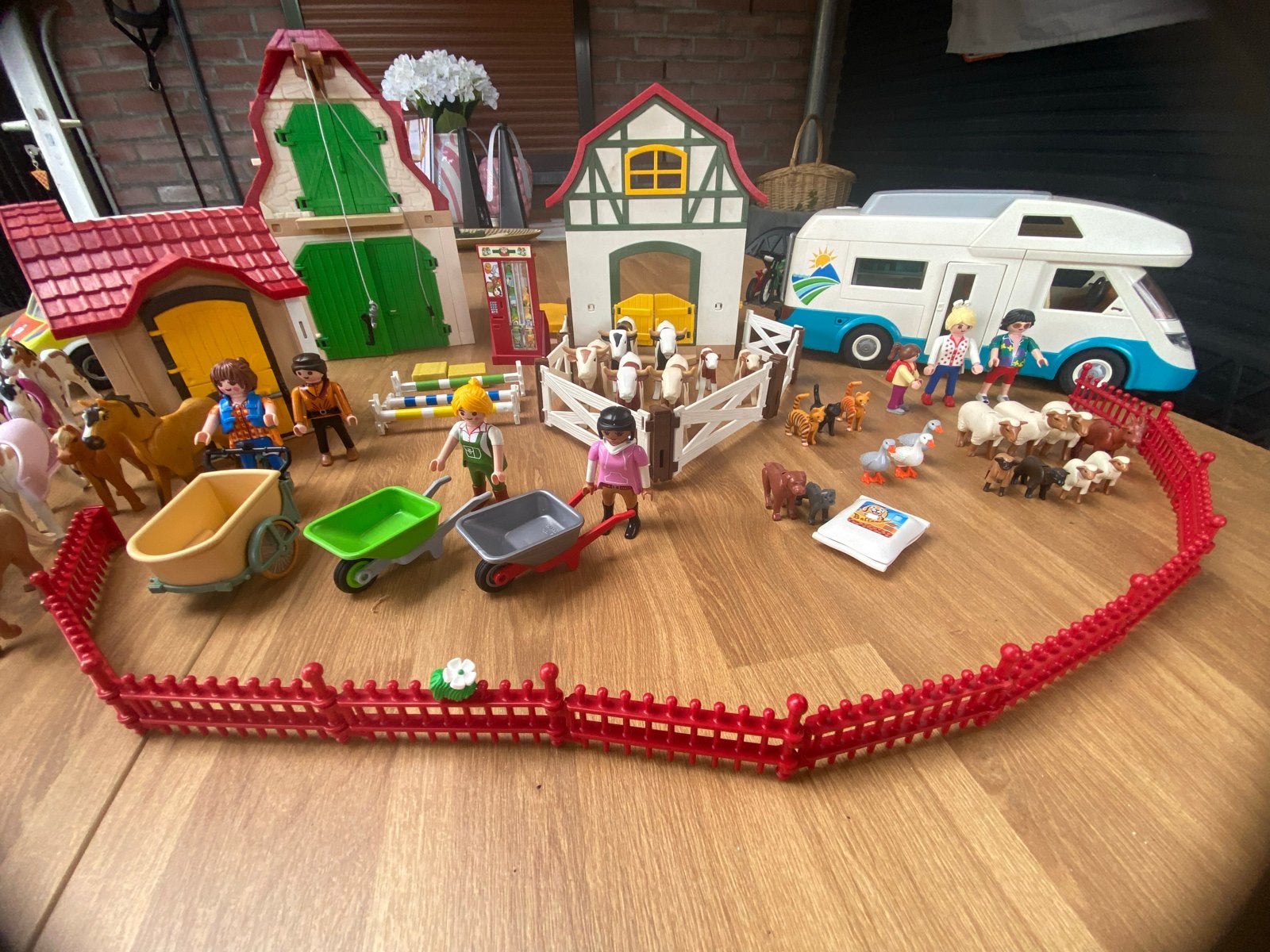 Playmobil boerderij met dieren, camper en ambulance, Ophalen, Gebruikt, Complete set