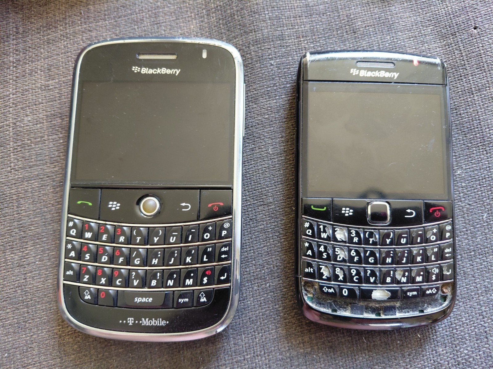 2x BlackBerry - Defect, Telecommunicatie, Mobiele telefoons | Blackberry, Zwart, 3 tot 6 megapixel, Ophalen of Verzenden, Zonder simlock
