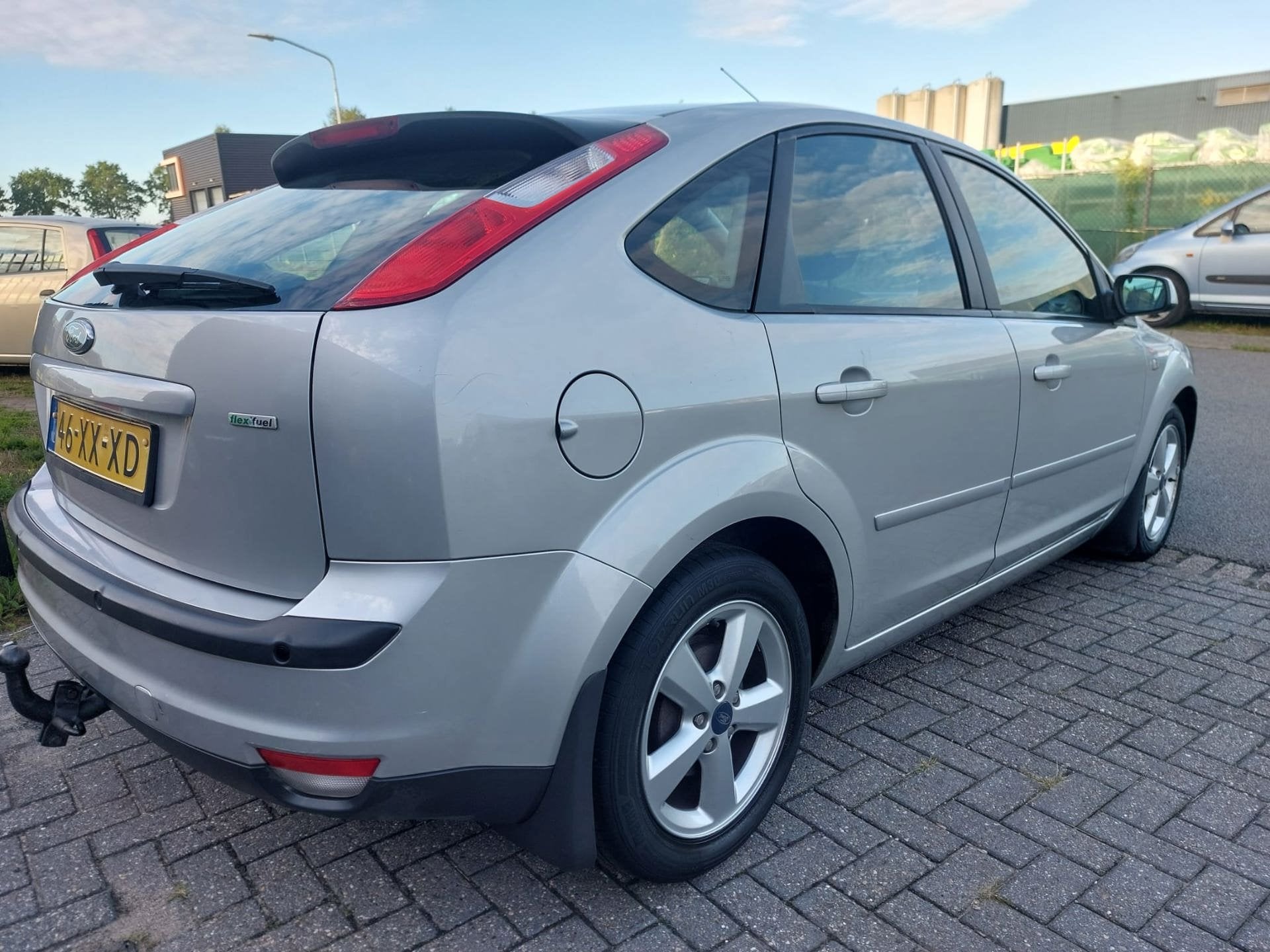 Ford Focus 1.8-16V Ambiente Flexifuel 5 deurs, Gebruikt, 4 cilinders, Parkeersensor, 1219 kg